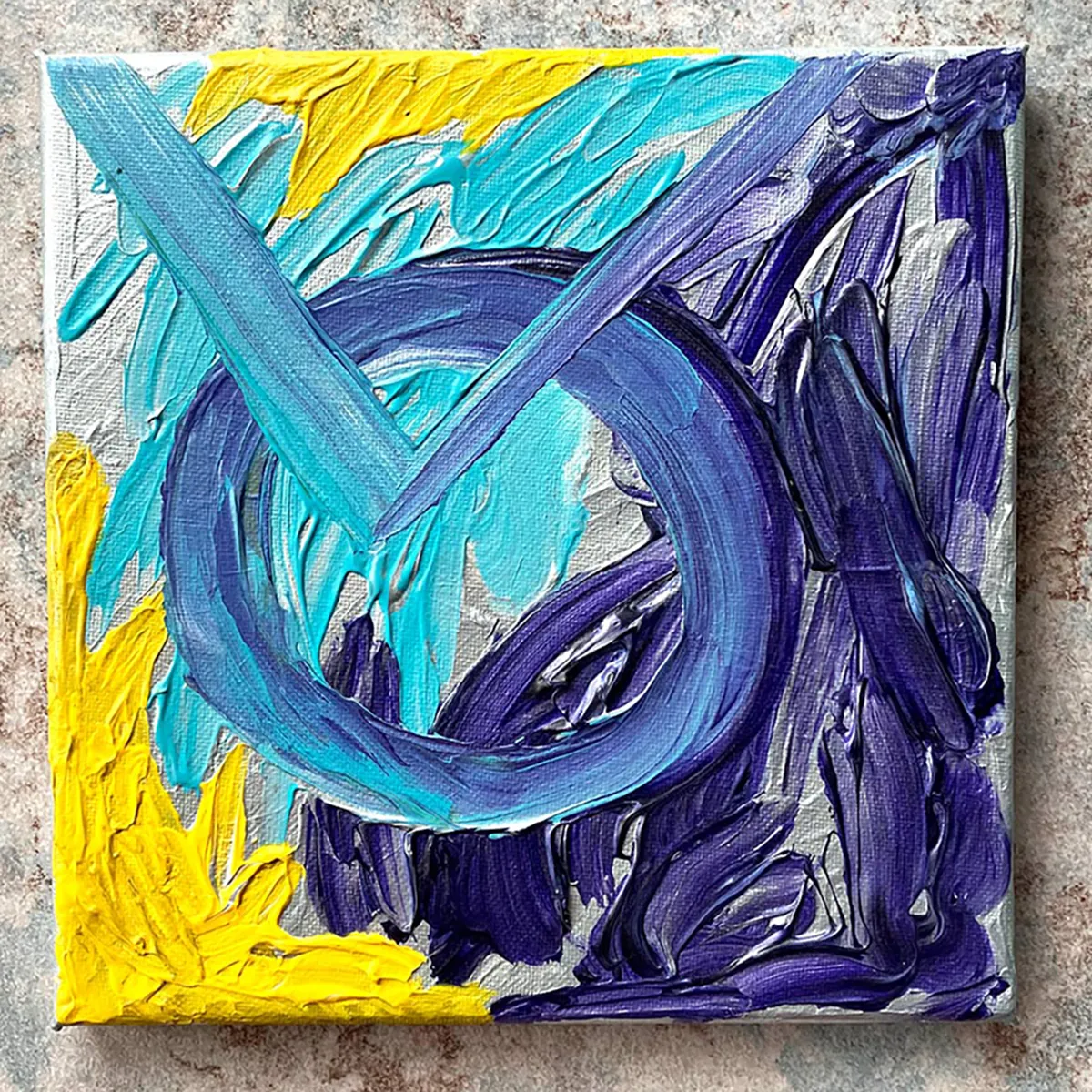 Abstraktes, quadratisches Acrylgemälde in Dunkelblau, Türkis, Gelb und Silber mit Kreis und hineinragendem Dreieck.